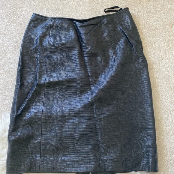 100% Leather Ralph Lauren Pencil Skirt - Picture 2 of 3